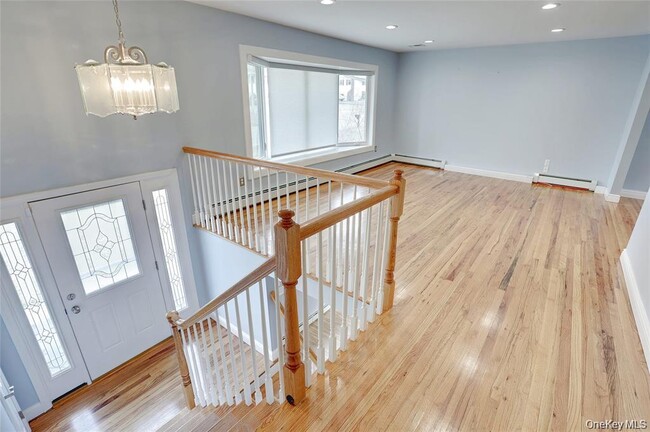 Building Photo - 6 Hemlock Ln