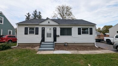 Building Photo - 1221 John St