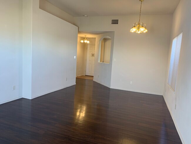 Building Photo - 813 Ocotillo Dr
