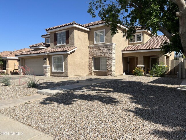 Building Photo - 908 W Juanita Ave