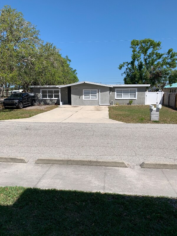 Photo - 2035 Jo an Dr (Sarasota, FL)