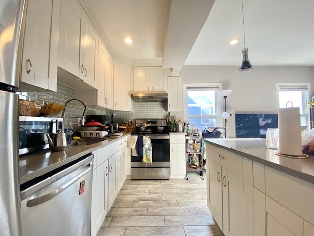 Building Photo - 77 Linden St