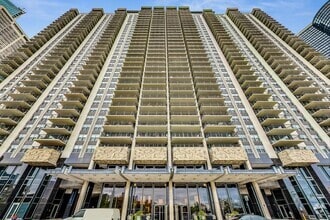 Building Photo - 400 E Randolph St