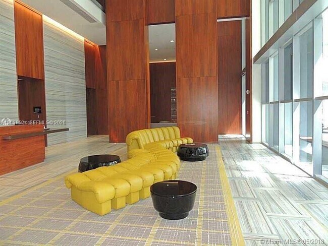 Building Photo - 1300 Brickell Bay Dr