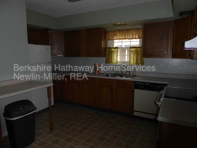 Building Photo - 2605 Deming St