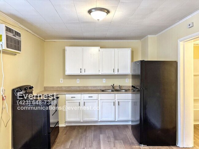 Foto del edificio - 9823 Dallas Hollow Rd