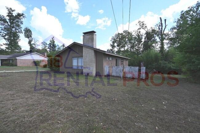 Foto del edificio - 1707 Lind Dr