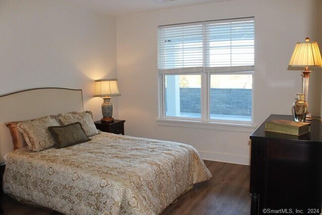 Foto del edificio - 398 Federal Rd