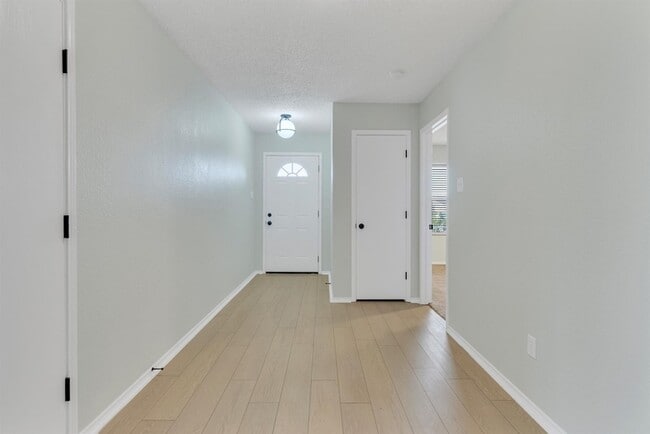 Photo - 131 Sandlewood Drive Unit House