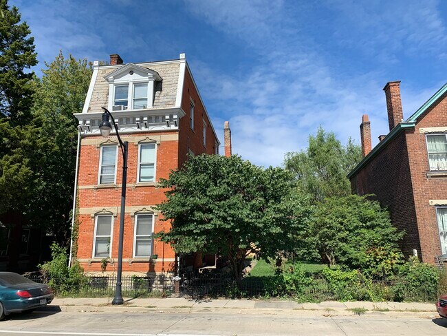 Foto del edificio - 416 W 12th St