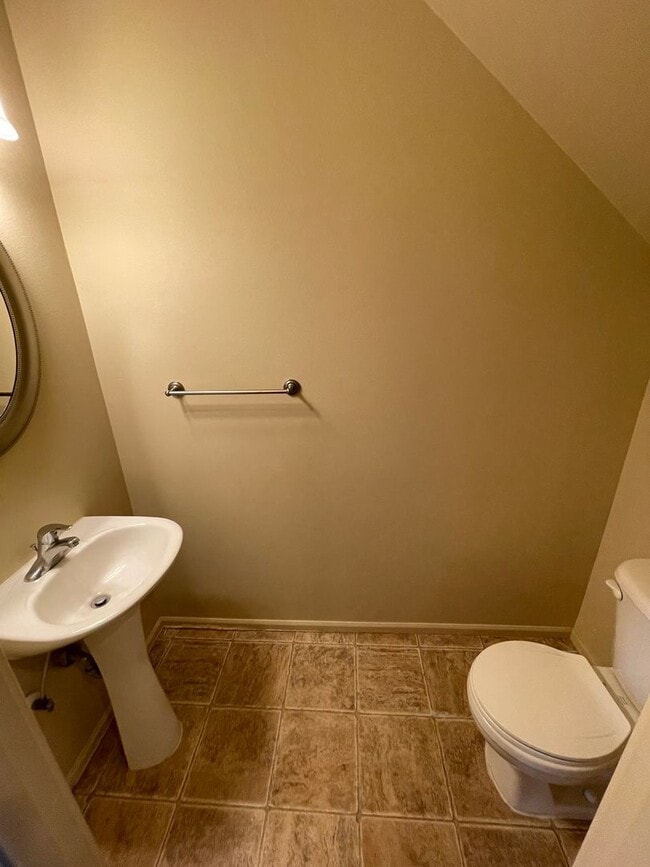 Building Photo - 232