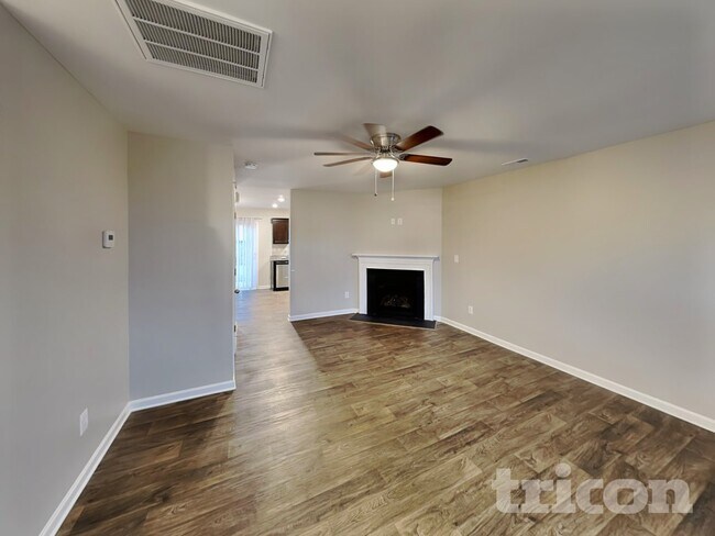 Foto del edificio - 2688 Mcintosh St