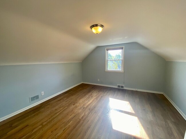 Building Photo - Cute Cape Cod in Forest Hills