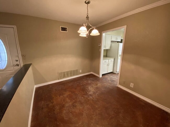 Building Photo - NICE 3/2 IN SCHERTZ-CIBOLO RIGHT OFF IH-35