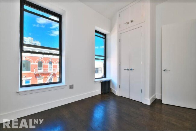 Foto del edificio - 303 Broome Street