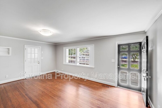 Foto del edificio - 2417 Laburnum Ave