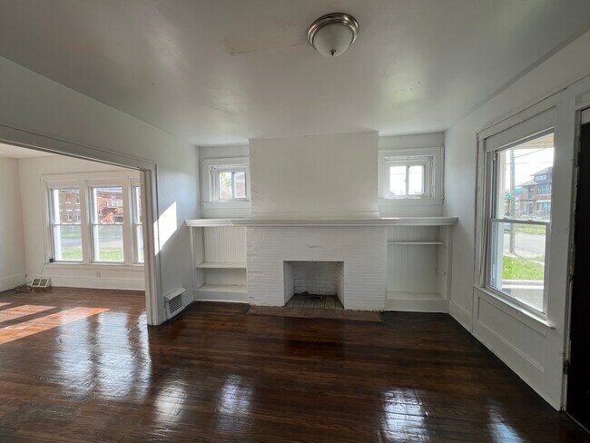 Foto del edificio - 3815 Pingree St