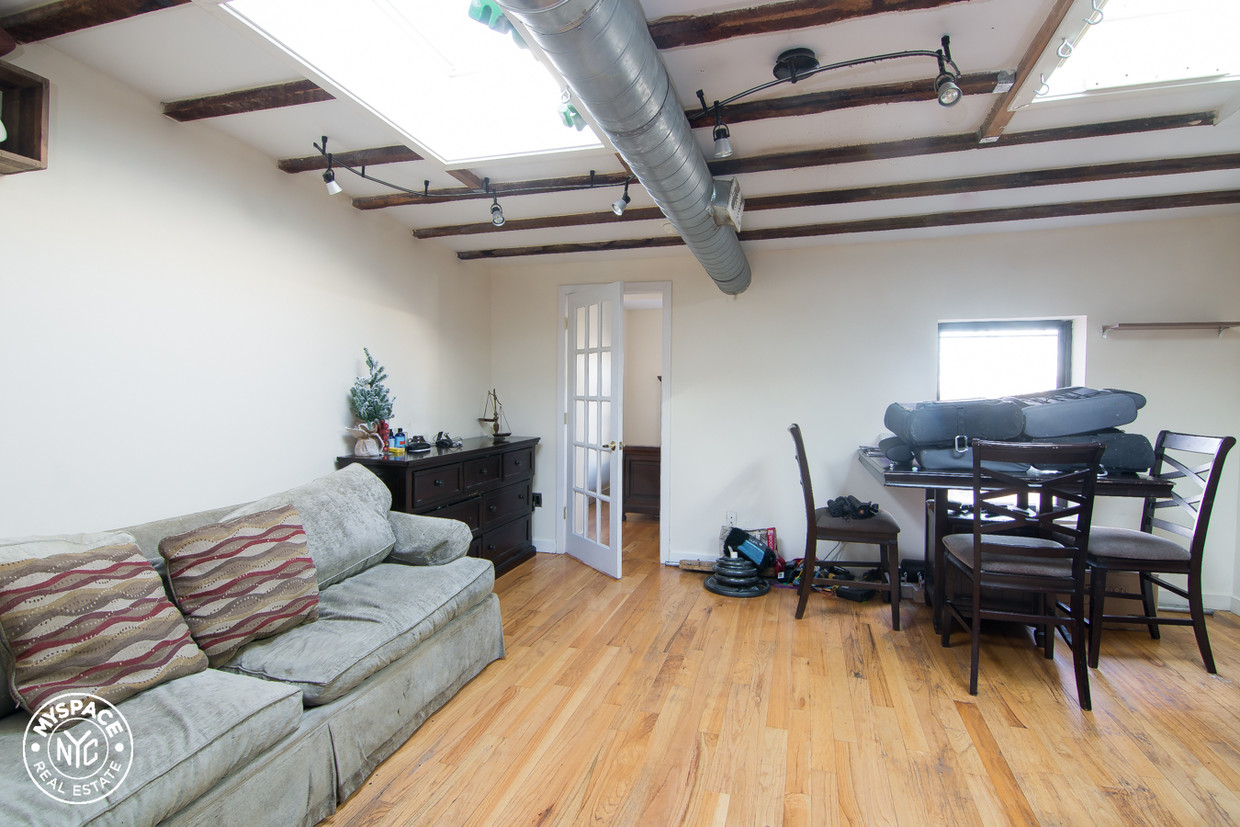 Foto principal - 1145 Dean St