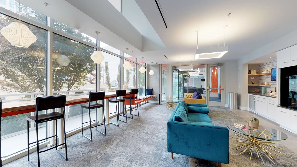 Photo - AMLI Arts Center Apartments