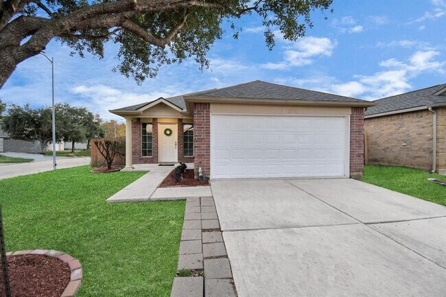 Building Photo - 18711 Driftwood Springs Dr