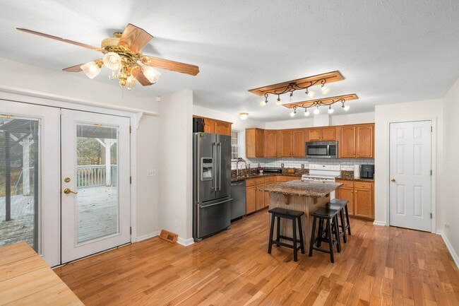 Building Photo - 117 Crazy Horse Trail