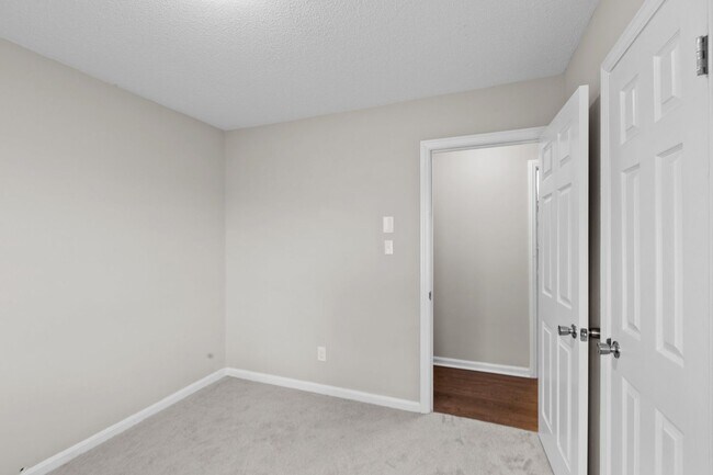 Foto del edificio - Cozy 3 Bedroom w/ 2 Bathrooms