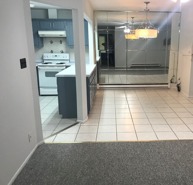 Building Photo - 137 Amberly Dr