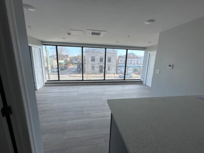 Photo - 140 S Easton Rd House