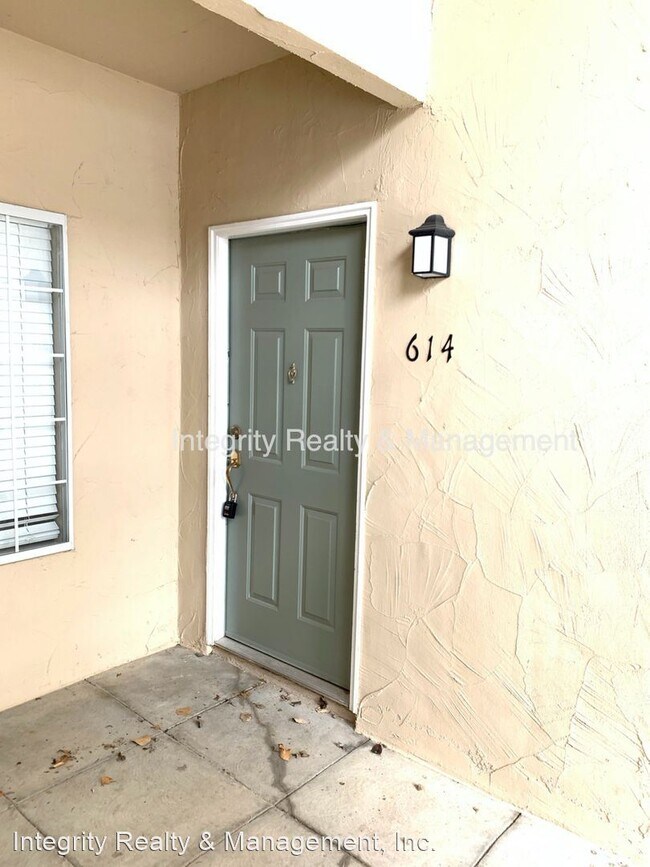 Building Photo - 8651 E Dry Creek Rd