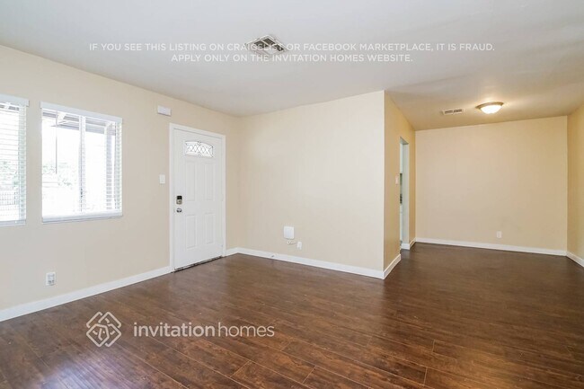 Foto del edificio - 7823 Louise Ave