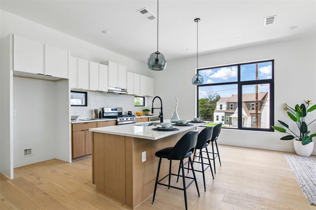 Foto del edificio - 430 E 8th St
