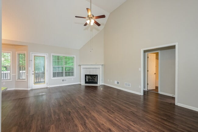 Building Photo - 128 Alexander Dr