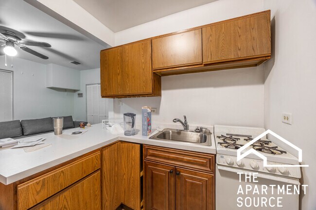 Foto del edificio - 1627 N Winchester Ave