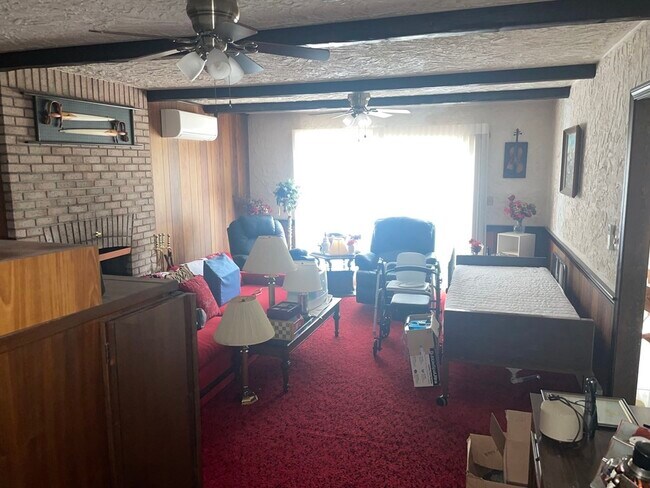 Foto del edificio - 100 Peartree Dr