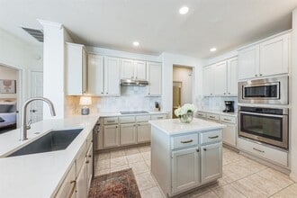 Building Photo - 11817 Lake Stone Dr