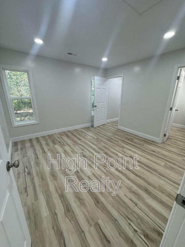 Foto del edificio - 255 Bailey Chapel Rd