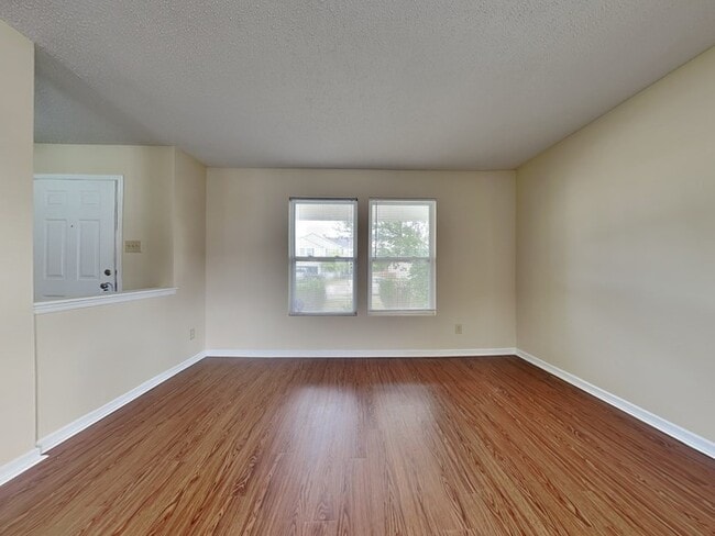 Building Photo - 4 bed 2.5 bath in Brownsburg!