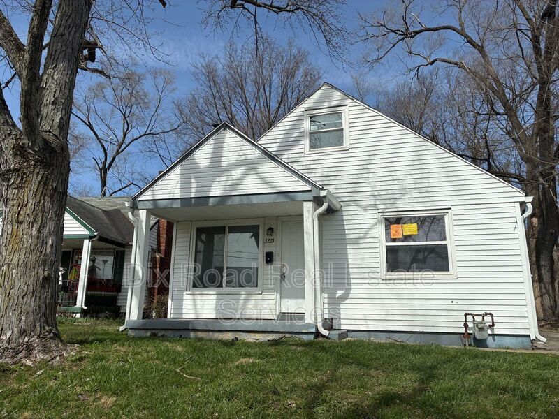 Photo - 3221 West Riverview Ave