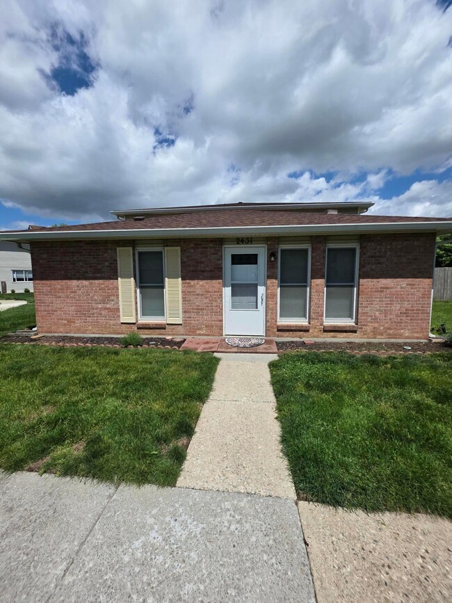 Building Photo - 2451 Natchez Dr