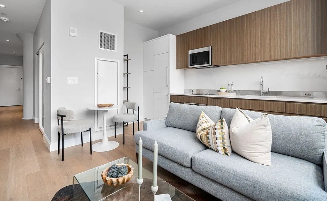Foto principal - 733 Front St