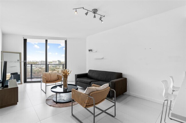 Foto del edificio - 501 NE 31st St