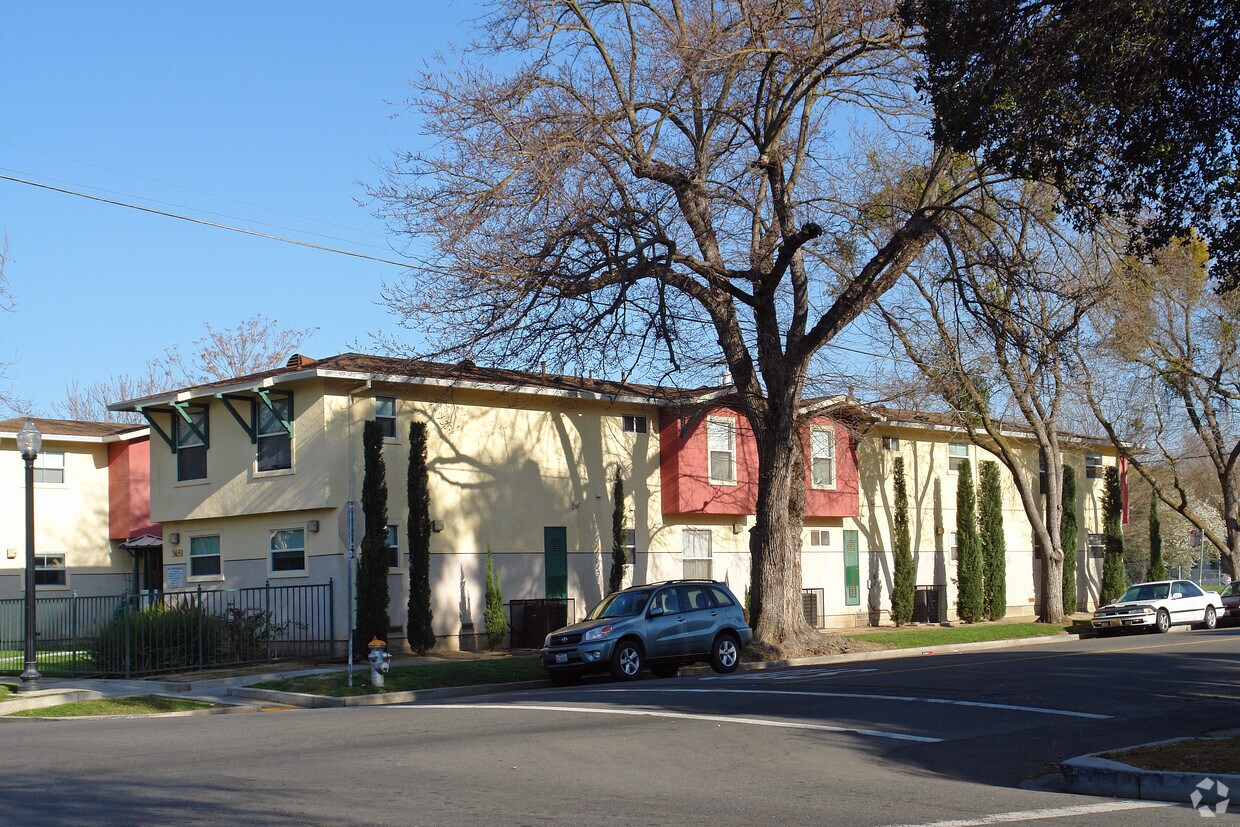 Foto del edificio - 3651 2nd Ave