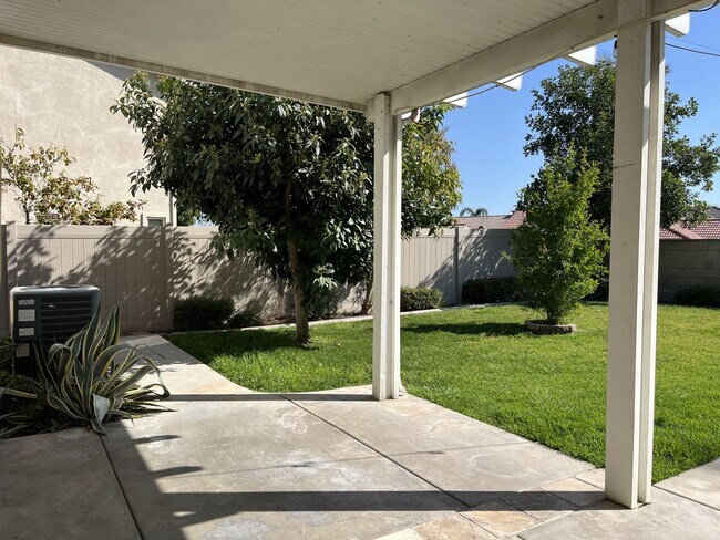 Foto del edificio - Beautiful 4 bedroom home in East Highlands...