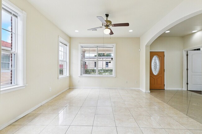 Building Photo - 5832 Willow St