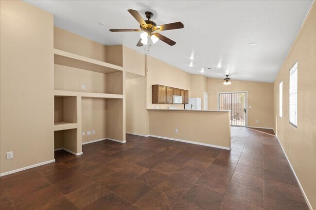 Foto del edificio - Single Story 3 Bedroom Home with Beautiful Backyard Space