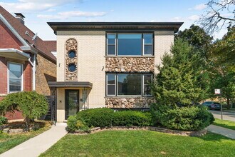 Building Photo - 5400 W Dakin St