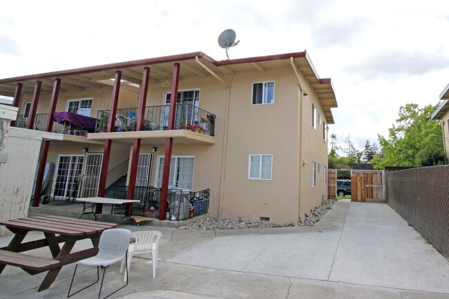 Building Photo - 1803 Bradford Way