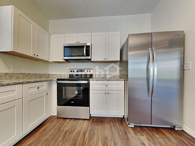 Foto del edificio - 12727 Westwood Lakes Blvd