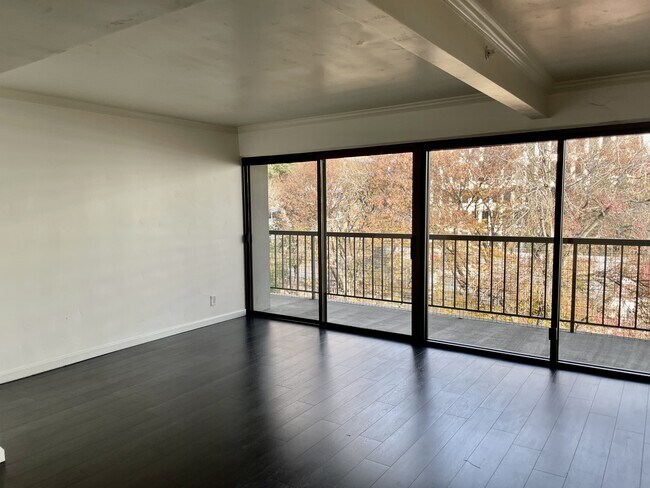 Building Photo - 500 N St