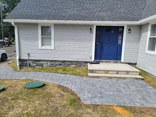 Building Photo - 225 Lakeside Ave